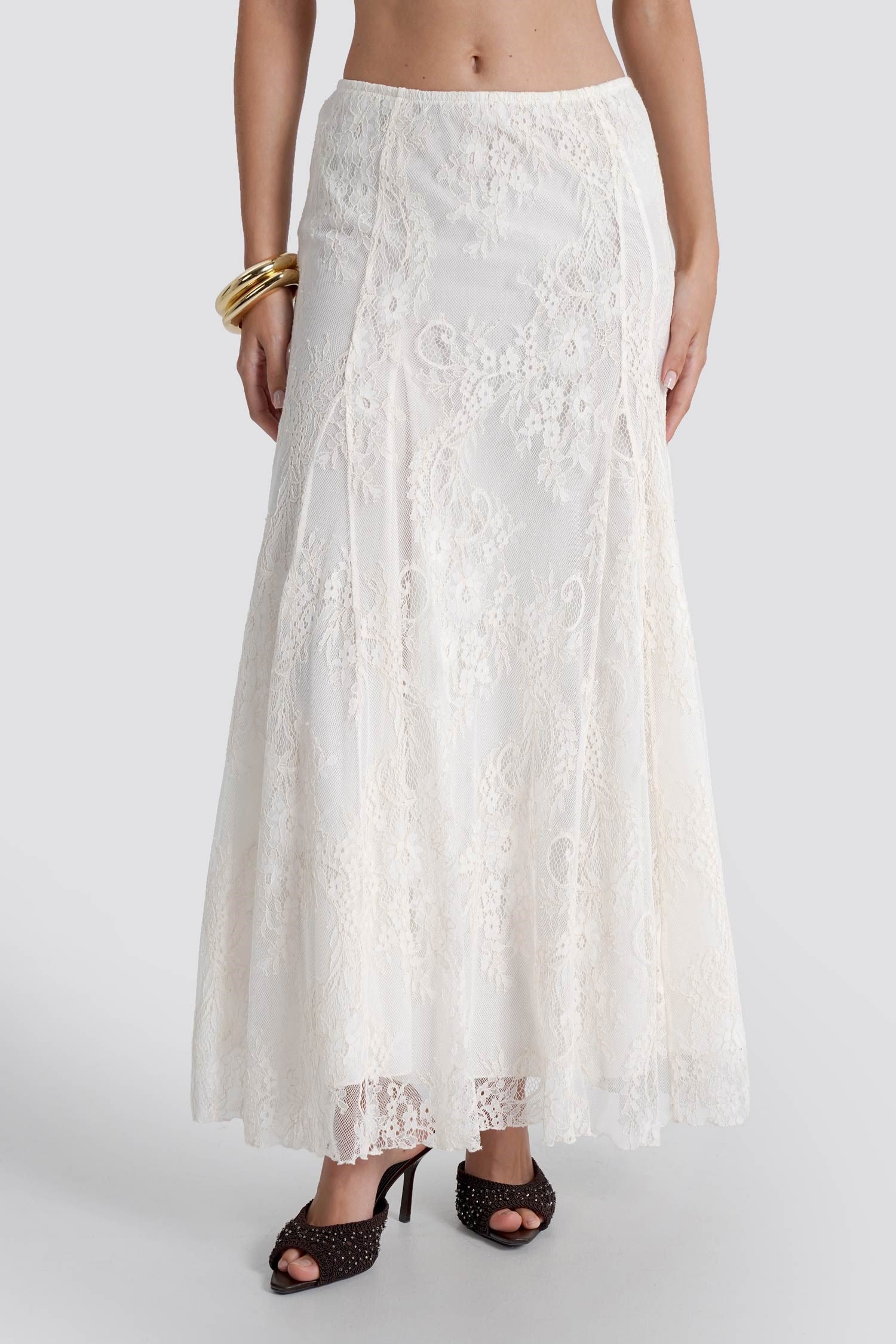 Women’s fashion collection look 9