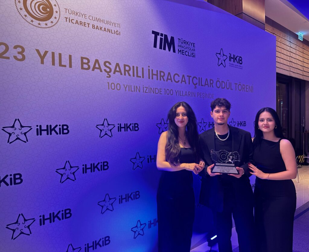 Sarpteks representatives at the export awards ceremony — 2023